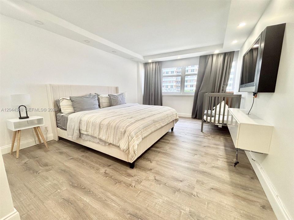 For Rent: $4,000 (2 beds, 2 baths, 1248 Square Feet)