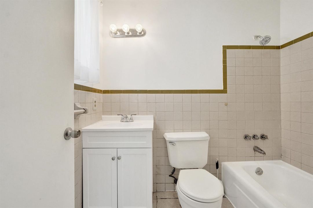 Unit 1 - Guest Bath