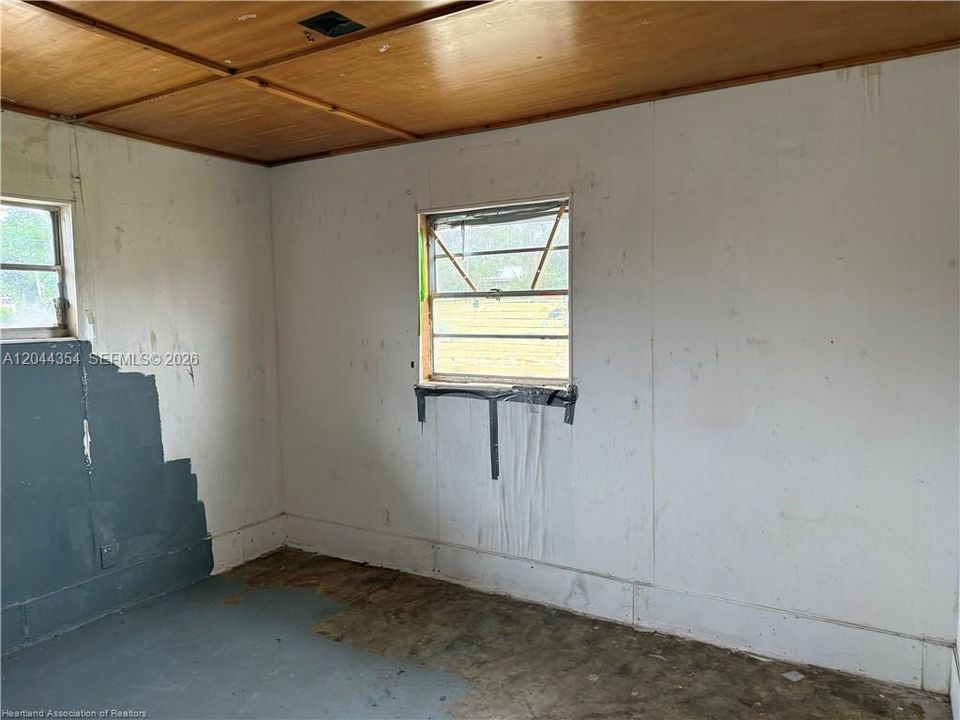 Recently Sold: $79,500 (3 beds, 1 baths, 0 Square Feet)