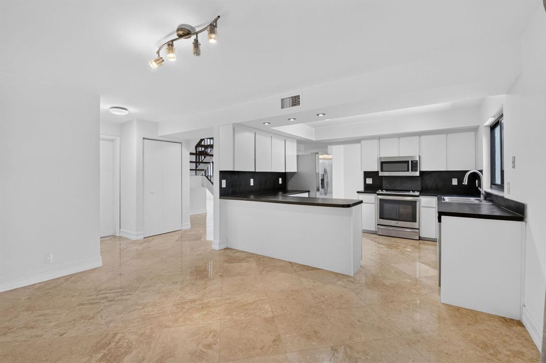Kitchen/family room