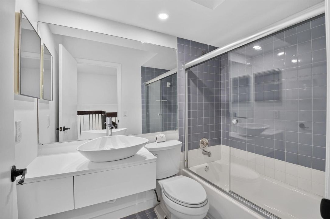 2nd Bathroom