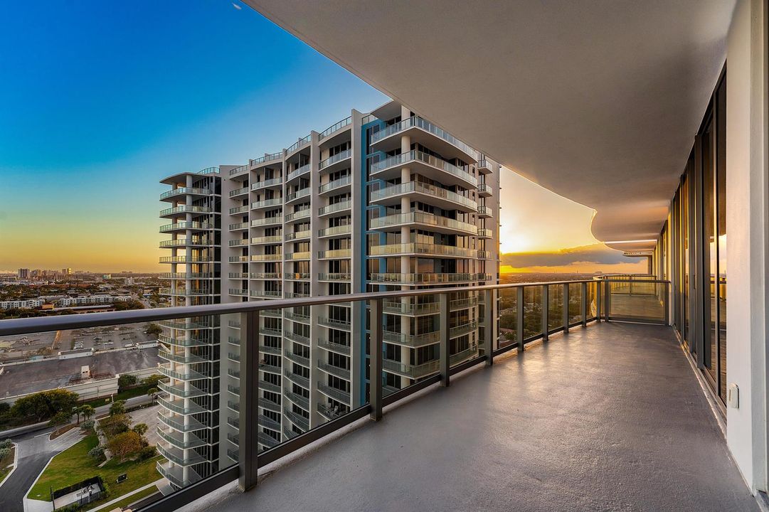 TERRACE TWILIGHT WEST