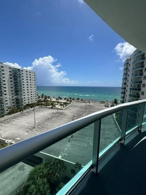 For Sale: $450,000 (2 beds, 1 baths, 1236 Square Feet)