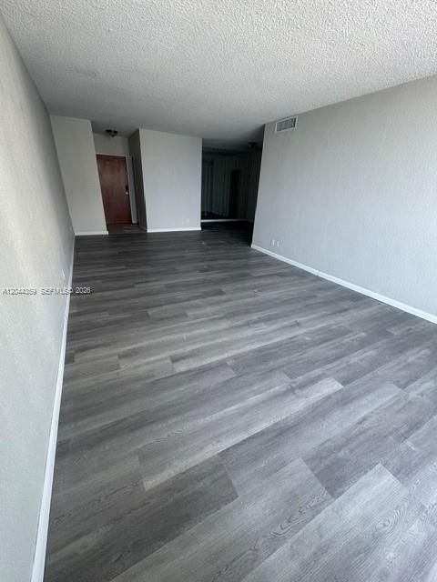 For Sale: $450,000 (2 beds, 1 baths, 1236 Square Feet)
