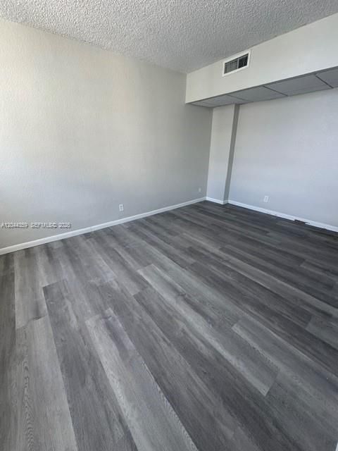 For Sale: $450,000 (2 beds, 1 baths, 1236 Square Feet)