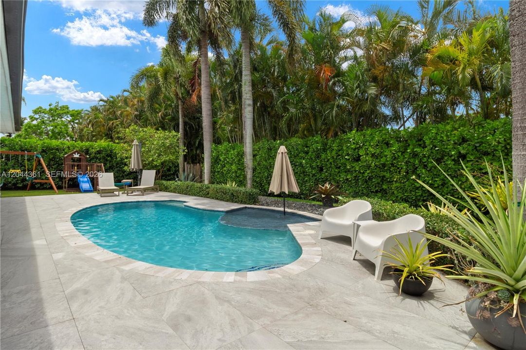 En Venta: $1,950,000 (5 camas, 4 baños, 3170 Pies cuadrados)