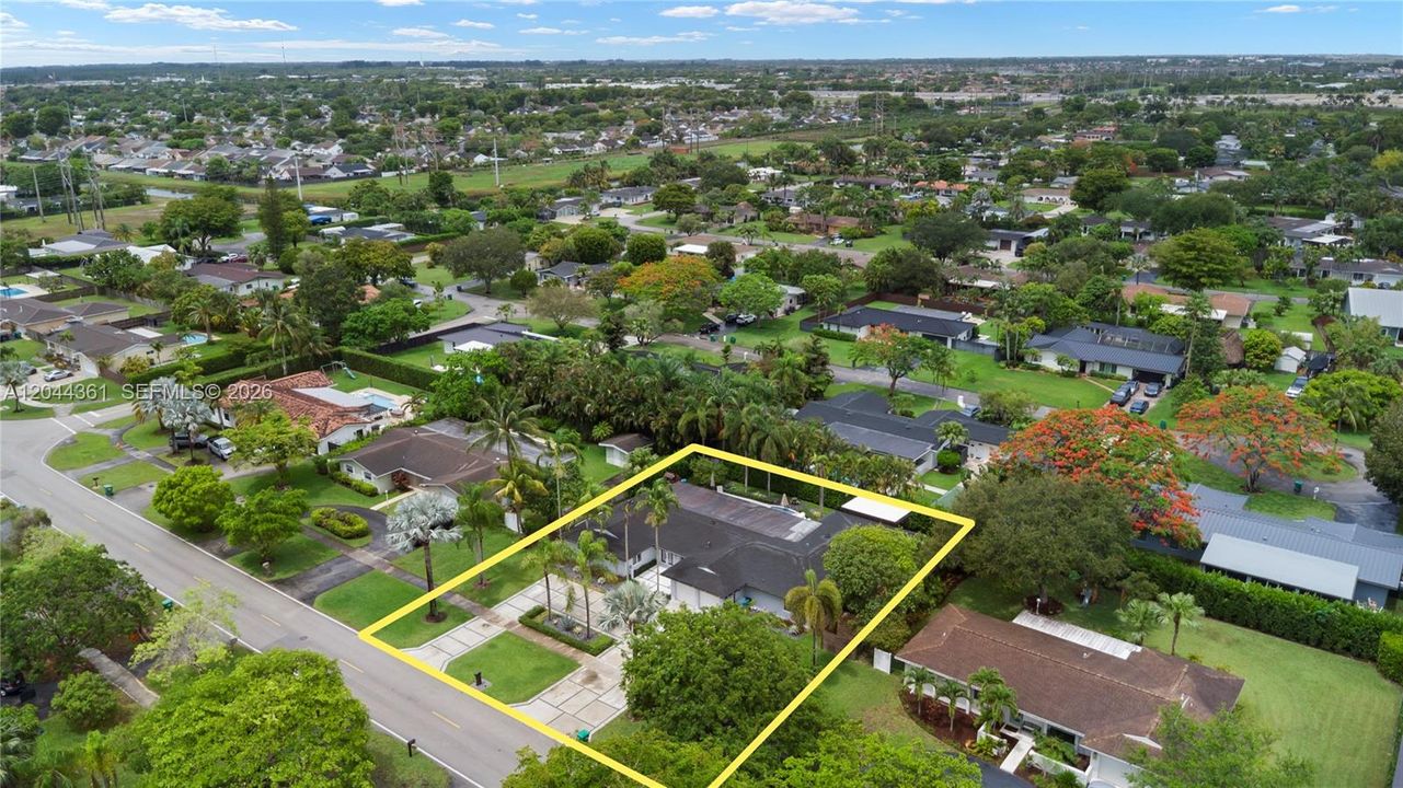 En Venta: $1,950,000 (5 camas, 4 baños, 3170 Pies cuadrados)