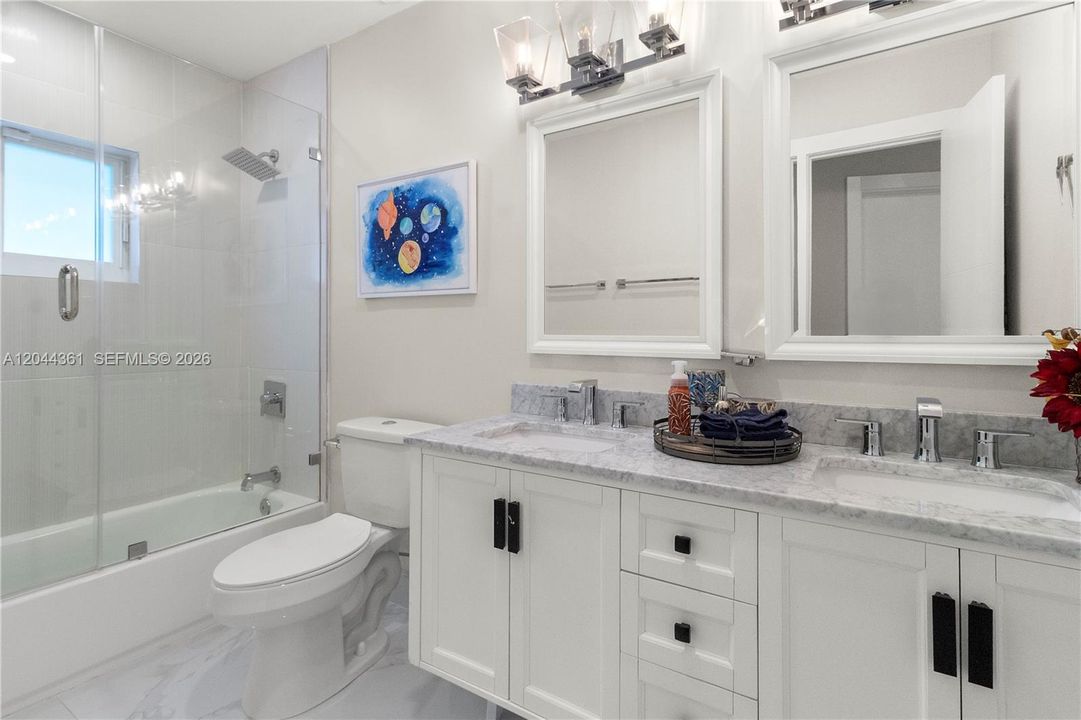 South wing bathroom #2