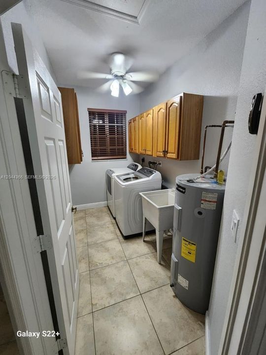 En Renta: $6,500 (5 camas, 3 baños, 3600 Pies cuadrados)