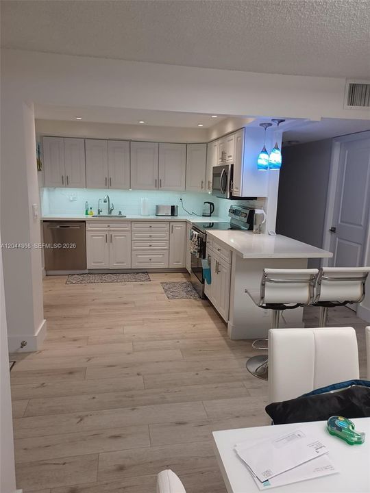 В аренду: $3,100 (2 спален, 2 ванн, 1218 Квадратных фут)