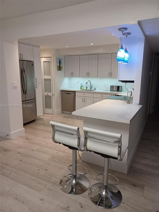 В аренду: $3,100 (2 спален, 2 ванн, 1218 Квадратных фут)