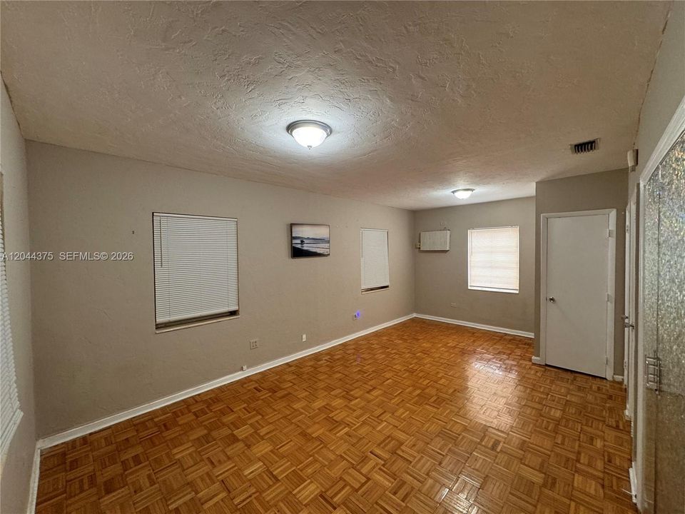 В аренду: $3,350 (2 спален, 2 ванн, 1316 Квадратных фут)