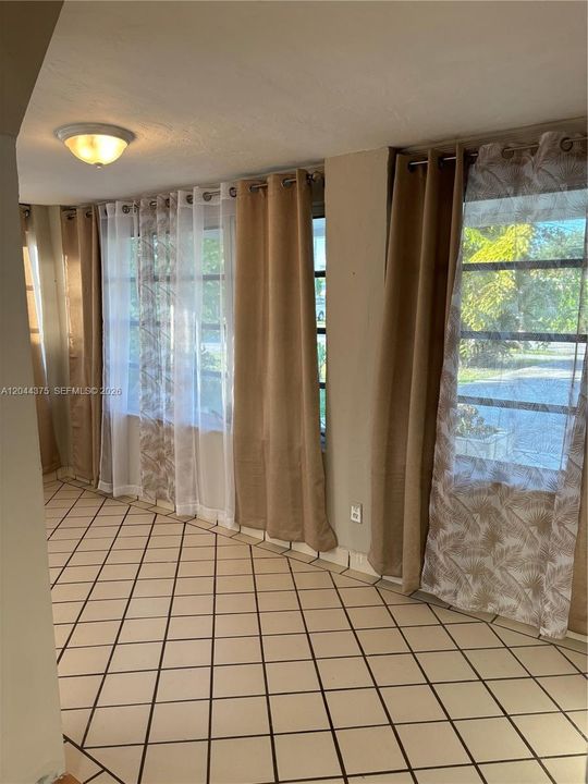 В аренду: $3,350 (2 спален, 2 ванн, 1316 Квадратных фут)