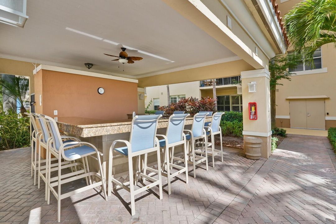 Courtyard Bar