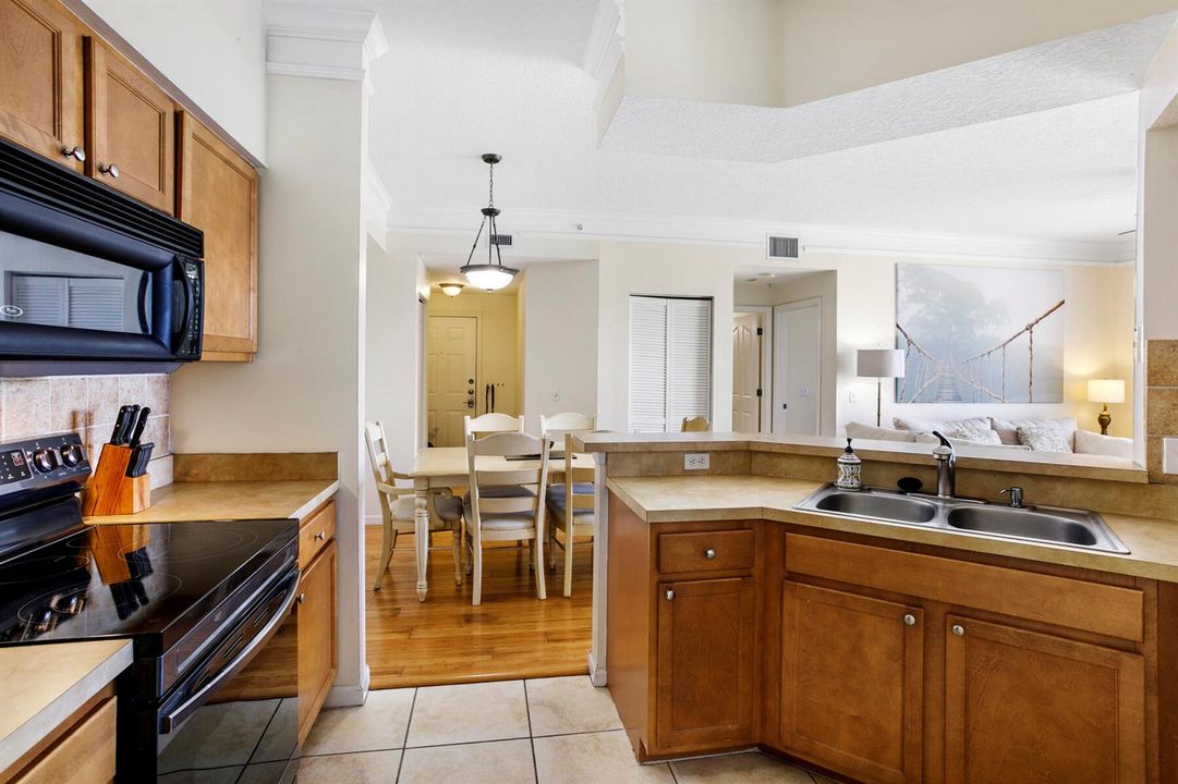 Kitchen pic 1
