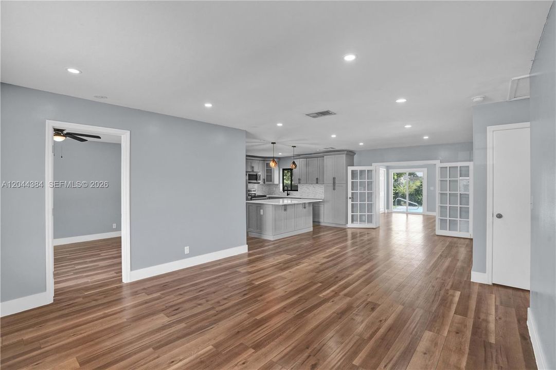 For Sale: $440,000 (3 beds, 2 baths, 1722 Square Feet)