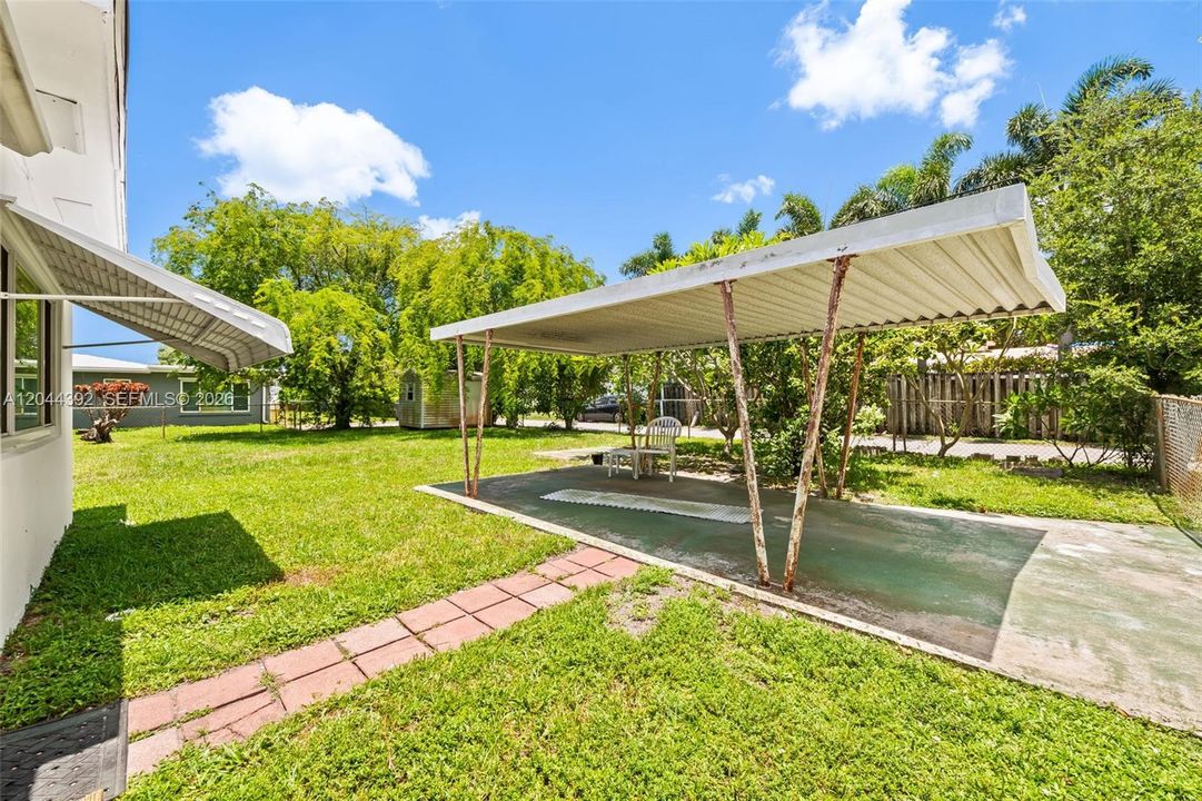 En Venta: $650,000 (4 camas, 2 baños, 1935 Pies cuadrados)