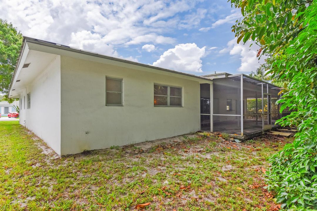 91 SW 11th Ave_Lois Ronan_6