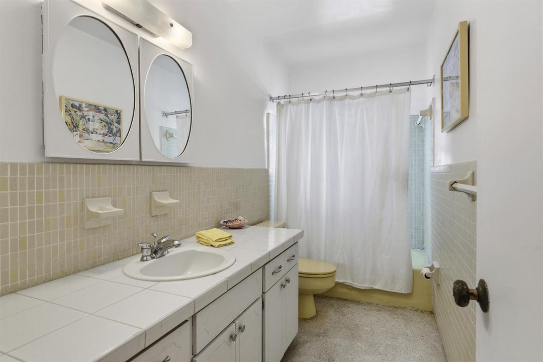 91 SW 11th Ave_Lois Ronan_57