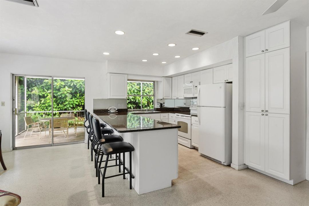 91 SW 11th Ave_Lois Ronan_26