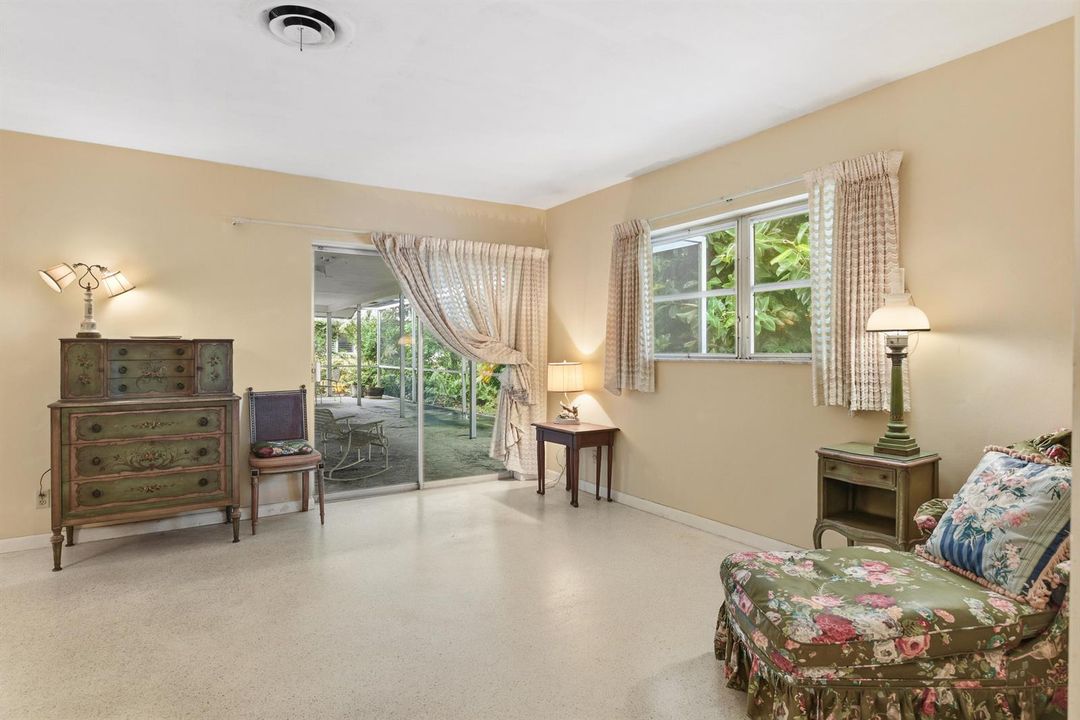 91 SW 11th Ave_Lois Ronan_38