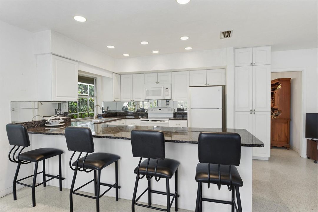 91 SW 11th Ave_Lois Ronan_28