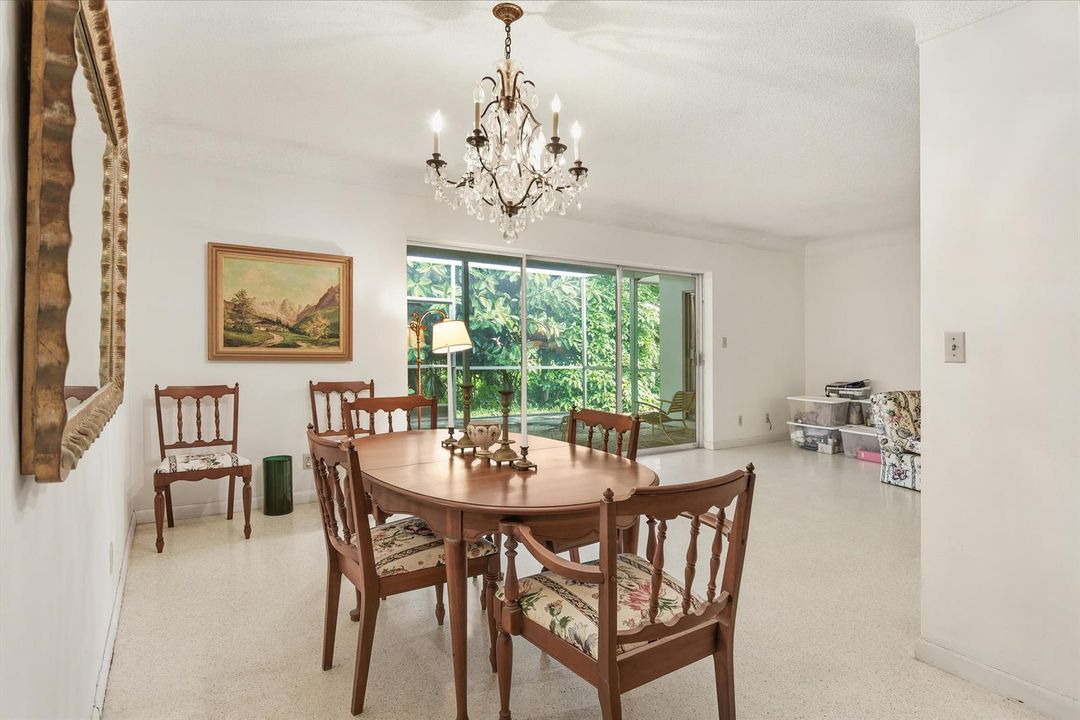 91 SW 11th Ave_Lois Ronan_17