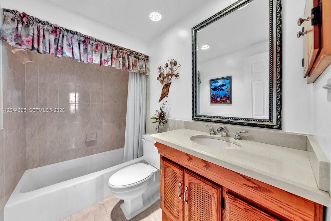 For Sale: $624,900 (2 beds, 2 baths, 1120 Square Feet)