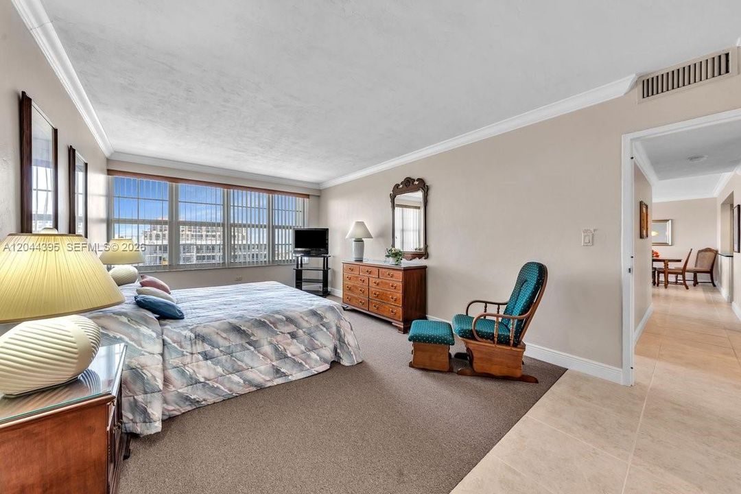 For Sale: $624,900 (2 beds, 2 baths, 1120 Square Feet)