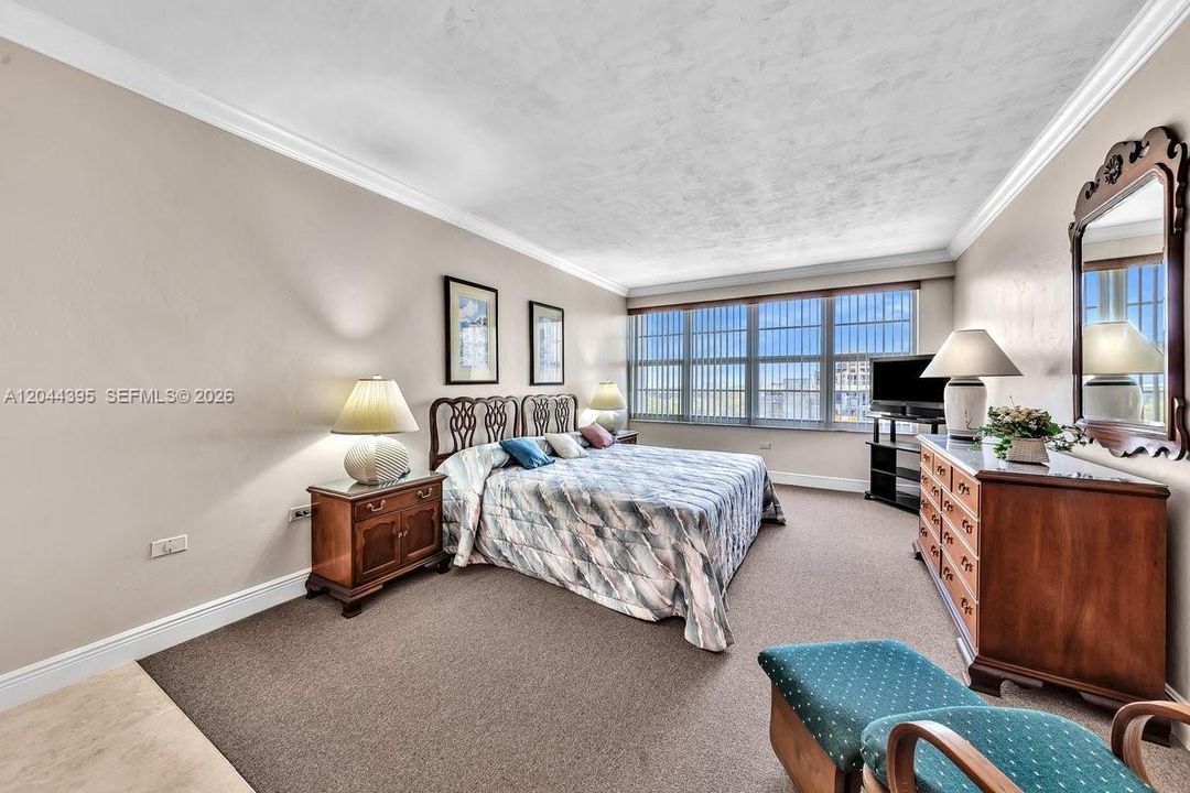 For Sale: $624,900 (2 beds, 2 baths, 1120 Square Feet)