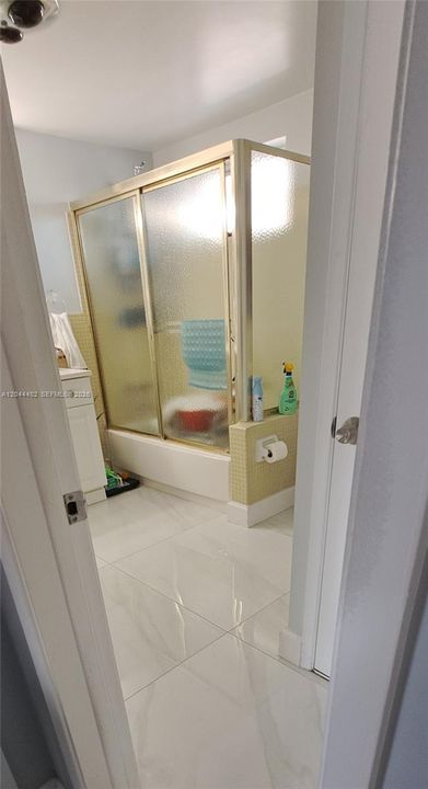 На продажу: $185,000 (1 спален, 1 ванн, 730 Квадратных фут)