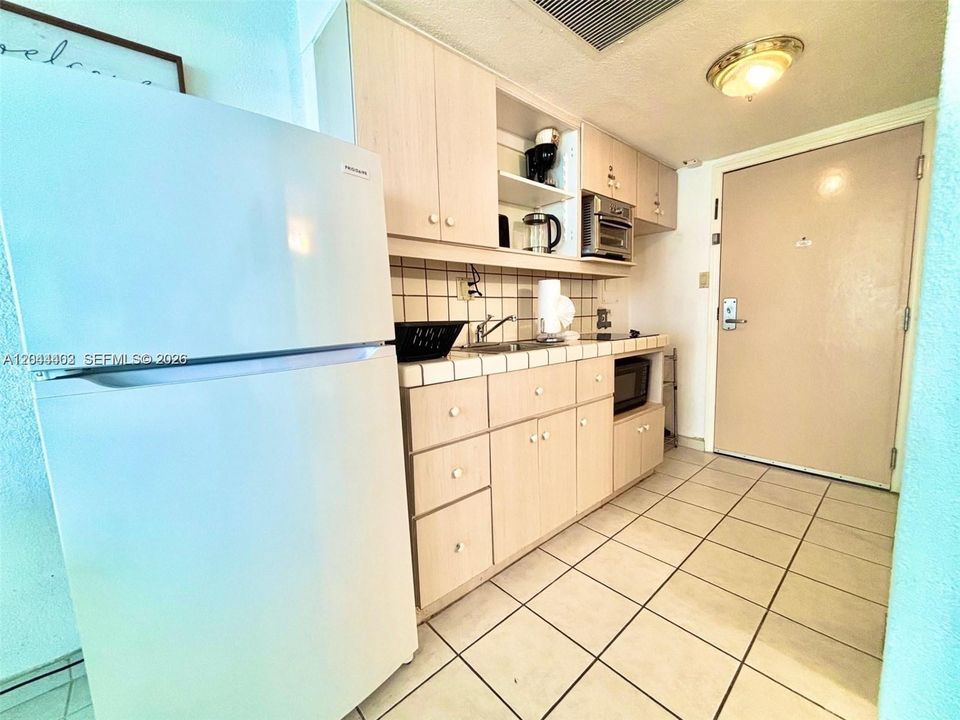 На продажу: $139,900 (0 спален, 1 ванн, 360 Квадратных фут)
