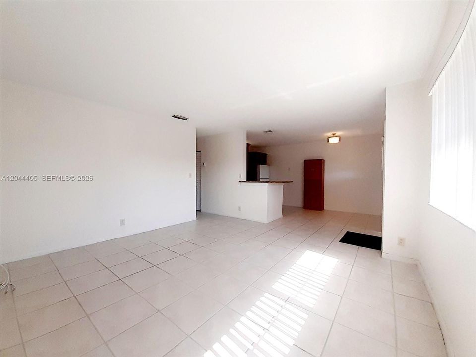 В аренду: $1,750 (2 спален, 2 ванн, 835 Квадратных фут)