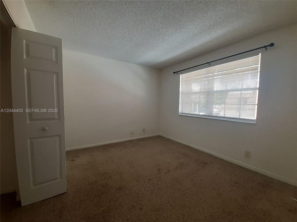 В аренду: $1,750 (2 спален, 2 ванн, 835 Квадратных фут)