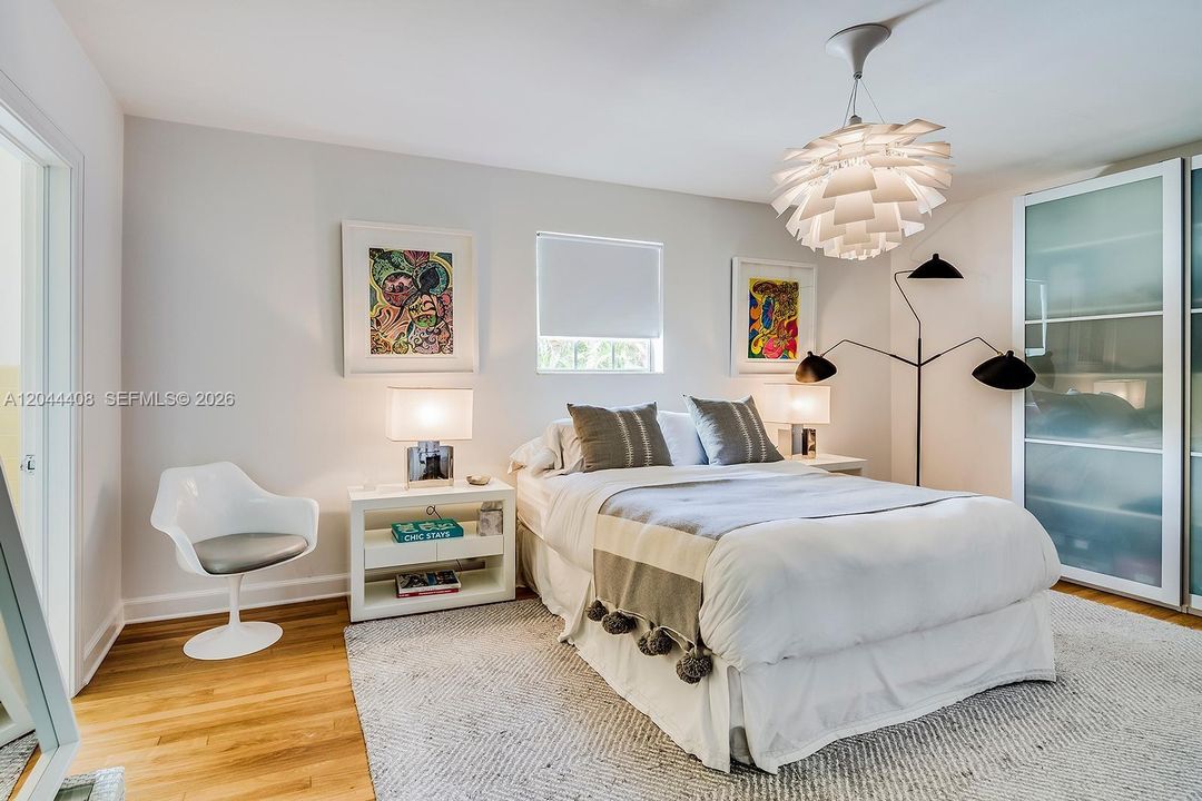 В аренду: $7,300 (2 спален, 2 ванн, 2400 Квадратных фут)