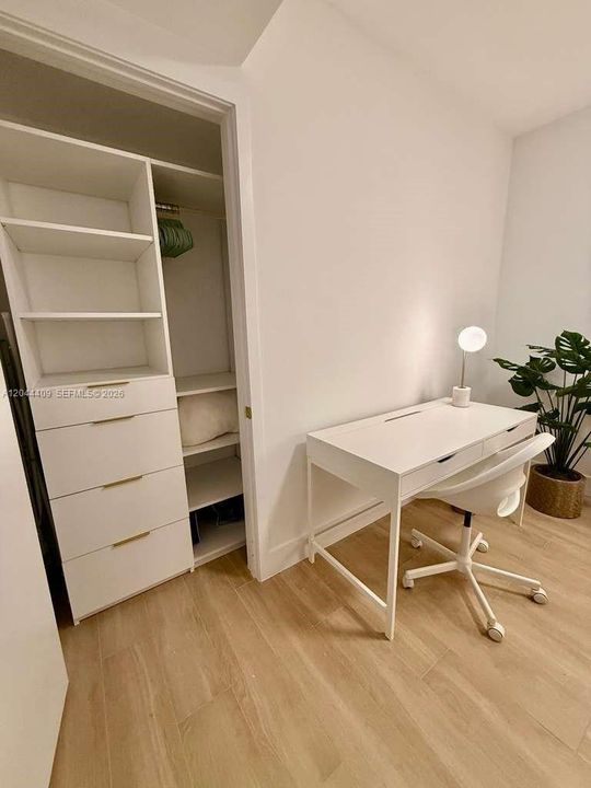 For Rent: $4,900 (1 beds, 2 baths, 786 Square Feet)