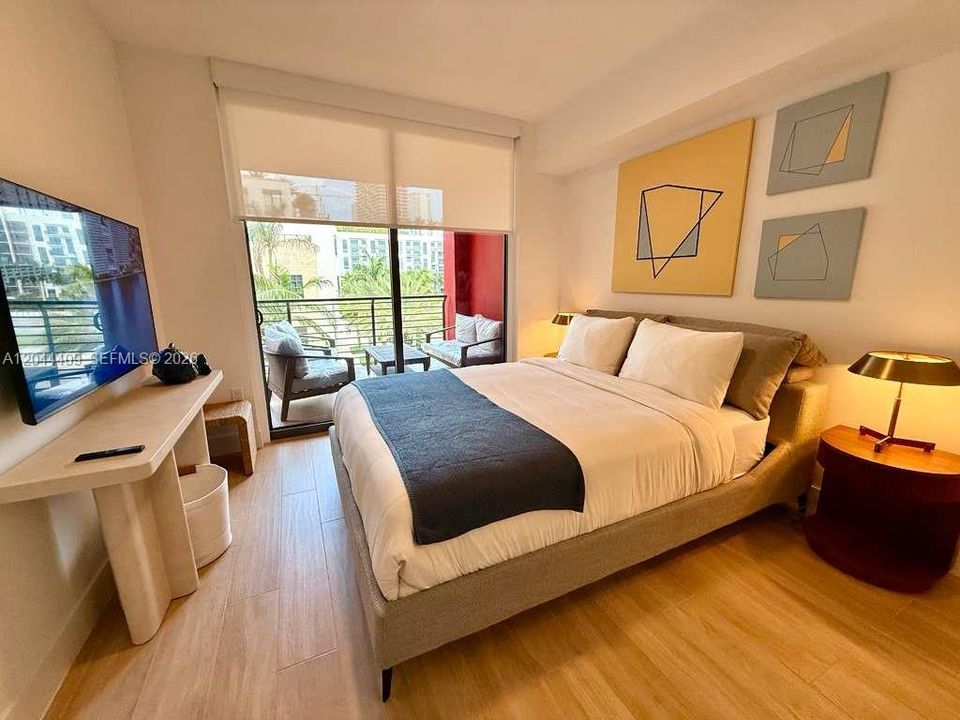 For Rent: $4,900 (1 beds, 2 baths, 786 Square Feet)