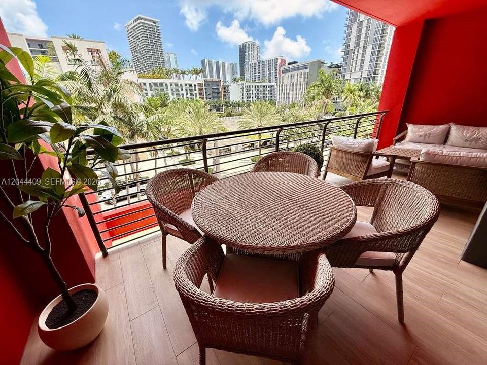 For Rent: $4,900 (1 beds, 2 baths, 786 Square Feet)