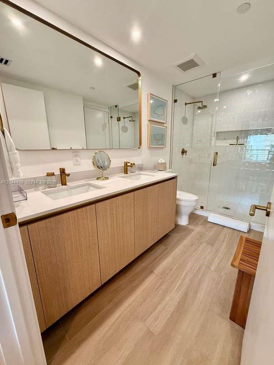 For Rent: $4,900 (1 beds, 2 baths, 786 Square Feet)