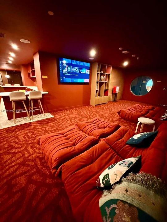 For Rent: $4,900 (1 beds, 2 baths, 786 Square Feet)