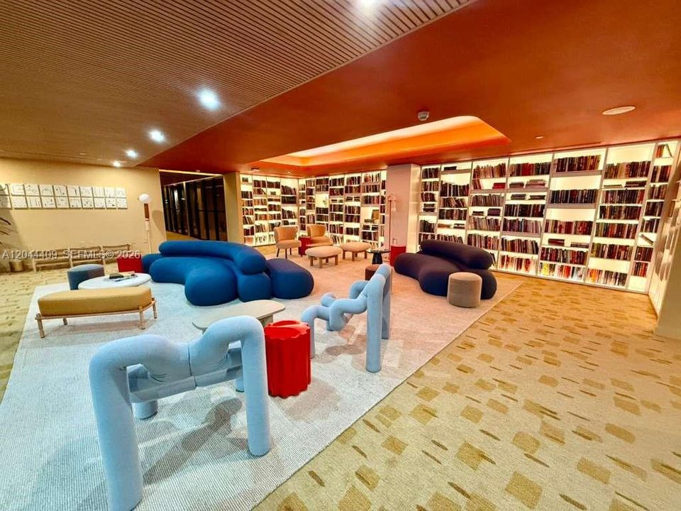 For Rent: $4,900 (1 beds, 2 baths, 786 Square Feet)