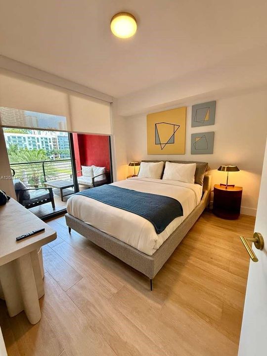 For Rent: $4,900 (1 beds, 2 baths, 786 Square Feet)