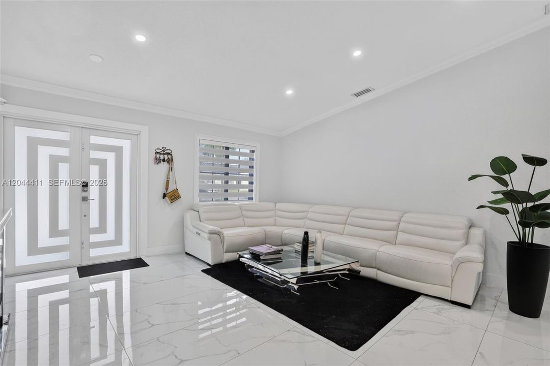 For Sale: $720,000 (3 beds, 2 baths, 1770 Square Feet)