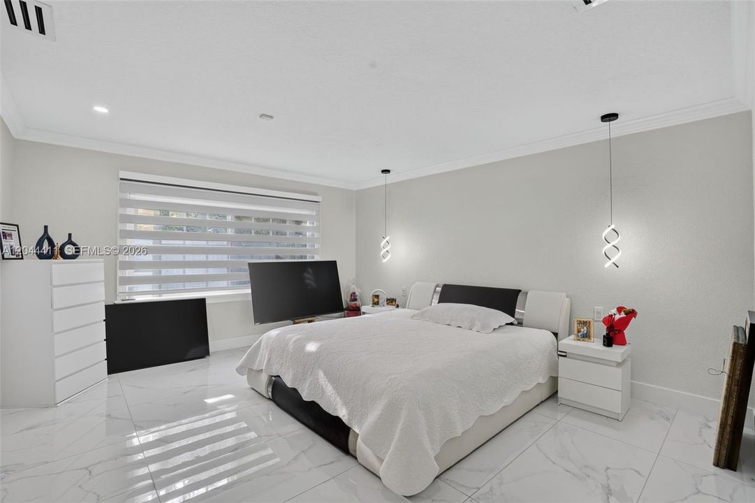 For Sale: $720,000 (3 beds, 2 baths, 1770 Square Feet)