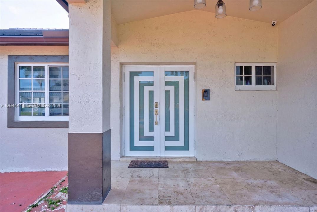 For Sale: $720,000 (3 beds, 2 baths, 1770 Square Feet)