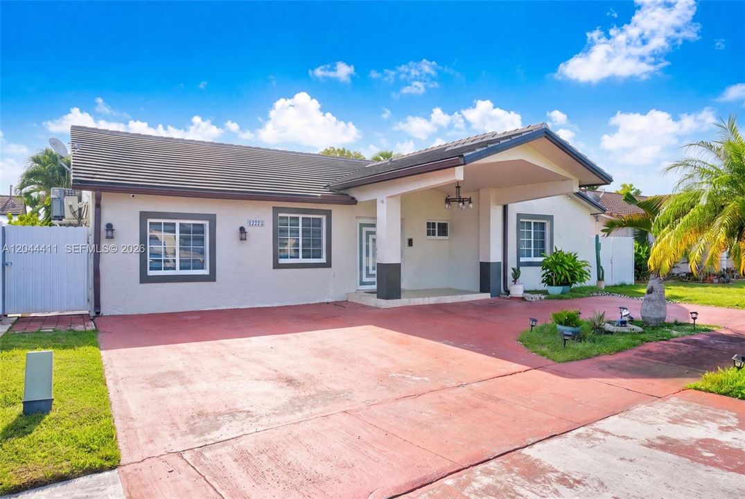 For Sale: $720,000 (3 beds, 2 baths, 1770 Square Feet)
