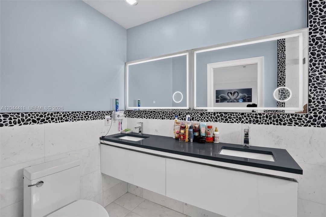 For Sale: $720,000 (3 beds, 2 baths, 1770 Square Feet)