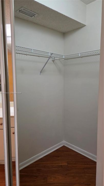 For Rent: $2,050 (2 beds, 2 baths, 1160 Square Feet)