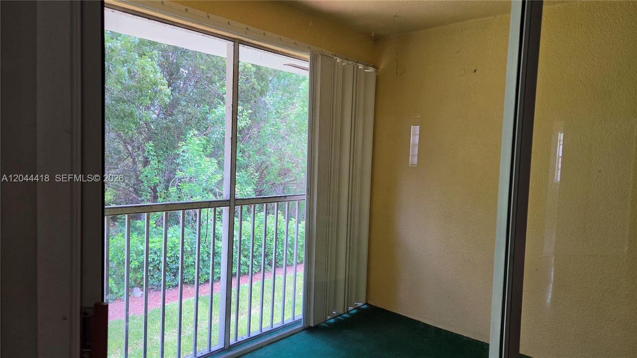 For Rent: $2,050 (2 beds, 2 baths, 1160 Square Feet)