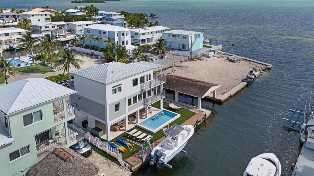 Exterior 3